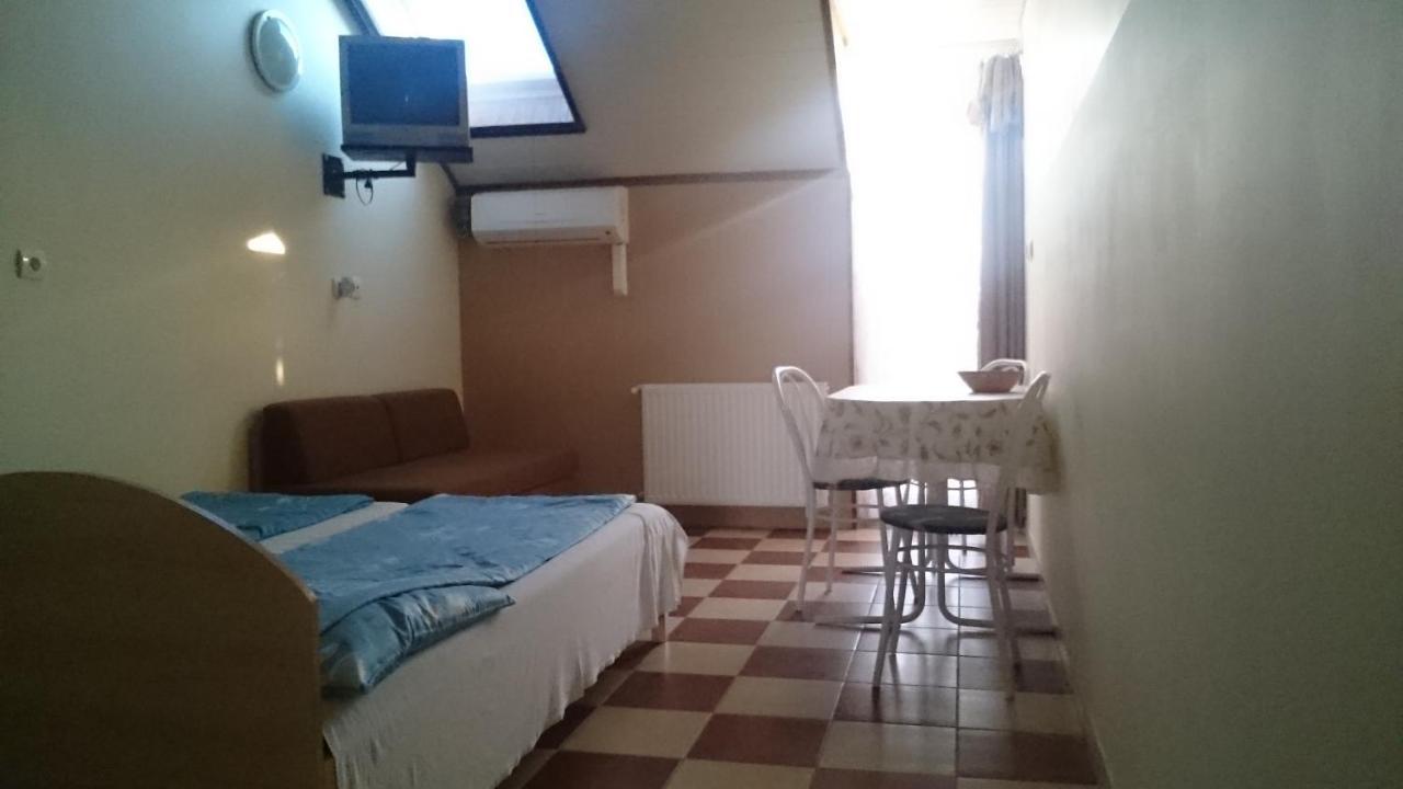 Margaréta Apartmanház Balatonlelle Esterno foto